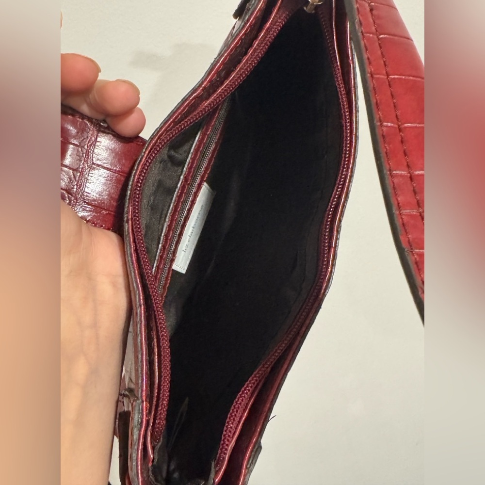 Liz Claiborne Vintage Cherry Red Croc-Embossed Shoulder Handbag - Picture 14 of 16